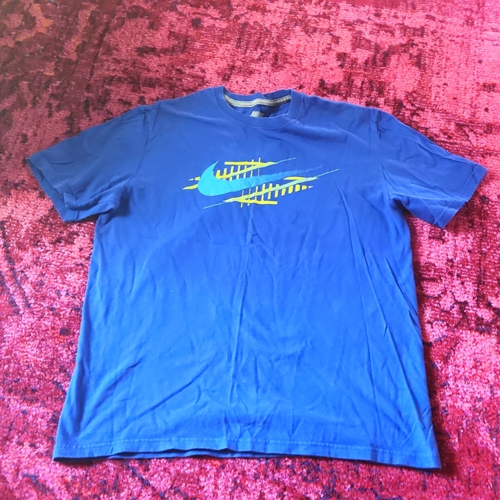 Nike T Shirt